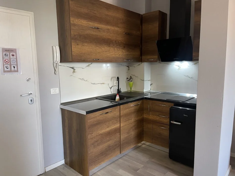 Tirane, jepet me qera apartament 1+1 Kati 3, 40 m² 580 € (Rruga Dervish Hatixhe)