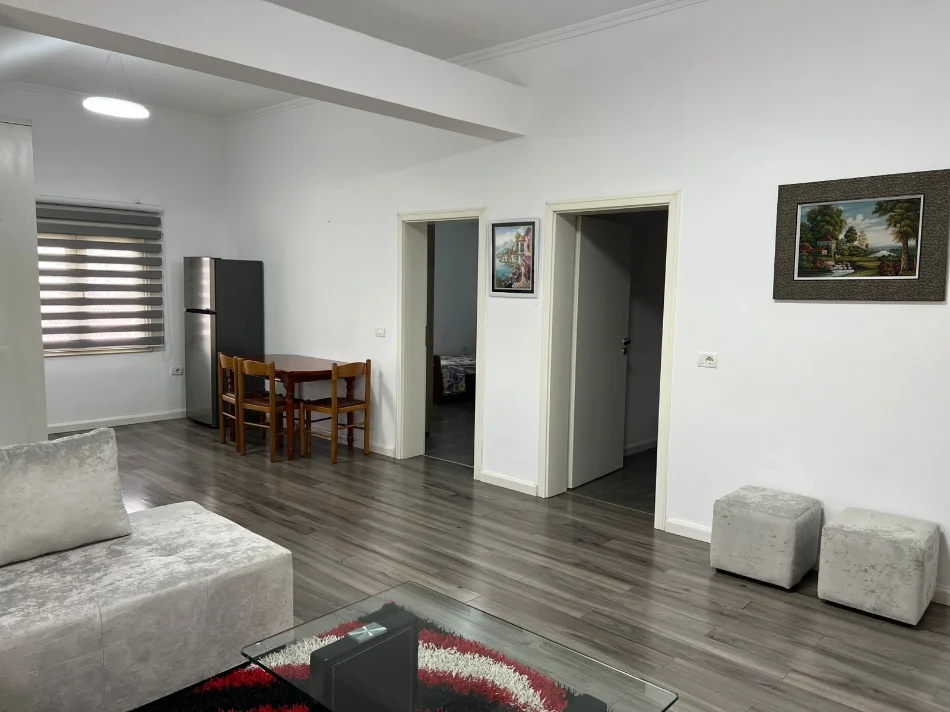 Tirane, jepet me qera apartament , (Rruga budi)