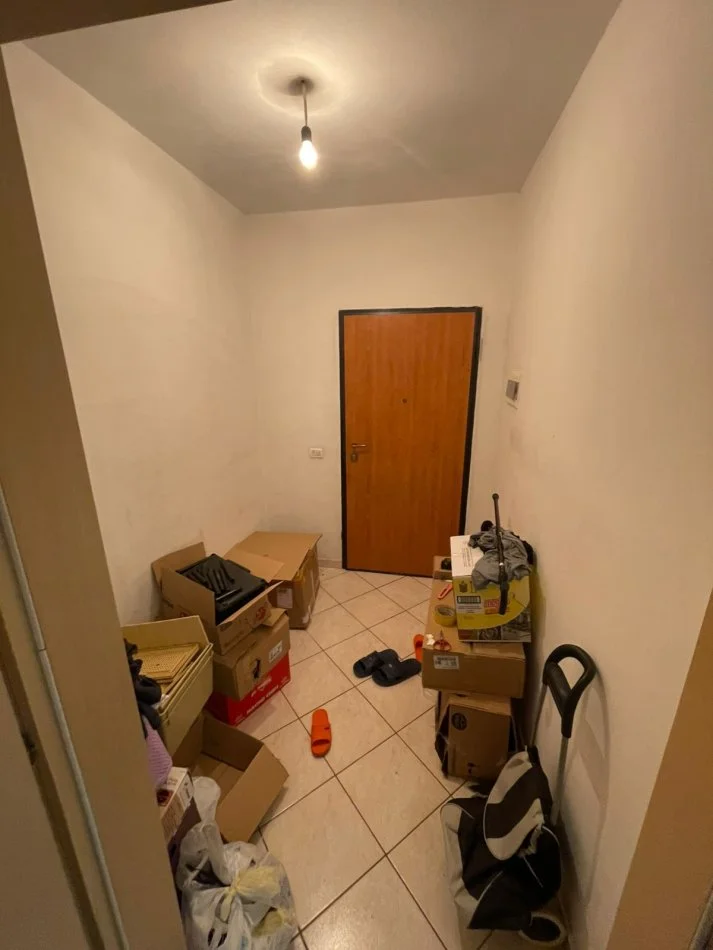 Tirane, shitet apartament 3+1 Kati 5, 117 m² 130.000 € (Prane Vila L)