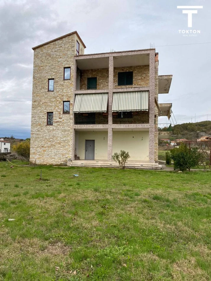 Tirane, shitet Vile 3 Katshe Kati 3, 528 m² 255.000 € (PEZE)