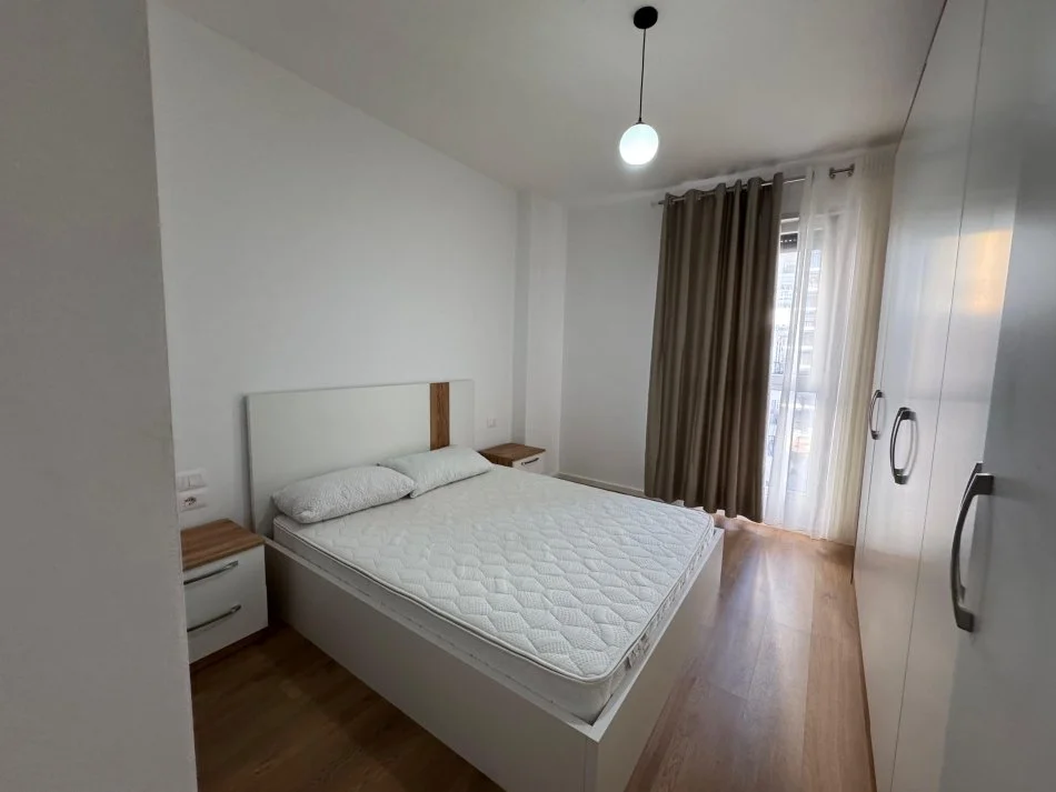 Tirane, jepet me qera apartament 2+1 Kati 3, 96 m² 850 € (Trio Towers Rezidence)