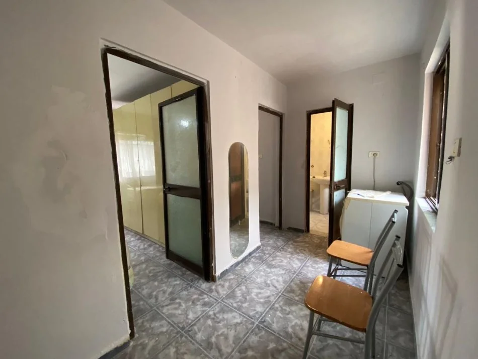 Tirane, jepet me qera apartament 2+1+Ballkon Kati 5, 87 m² 500 € (Myslym Shyri)