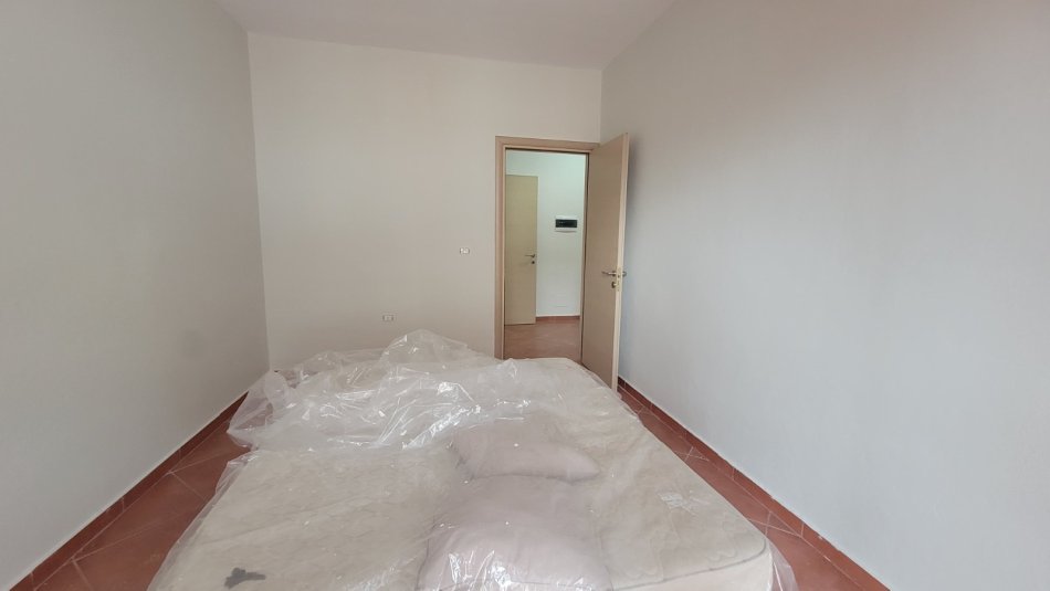 Tirane, jap me qera apartament 3+1 Kati 4, 100 m² 500 € (Mihal grameno)