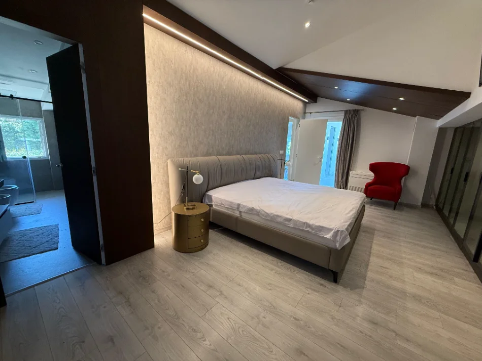 Tirane, jepet me qera Vile 3+1+Aneks+Ballkon Kati 3, 350 m² 3.500 € (Long Hill Residences)