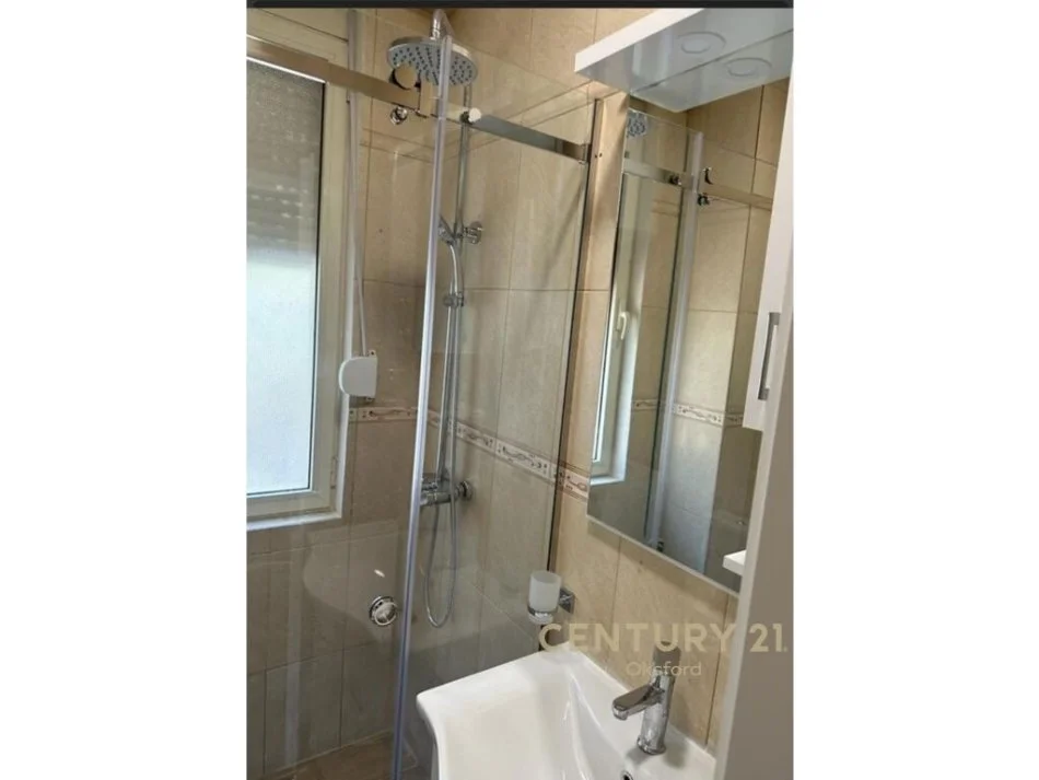 Shqiperi, jepet me qera apartament 1+1 Kati 7, 145 m² 520 € (Liqeni i Thatë! )