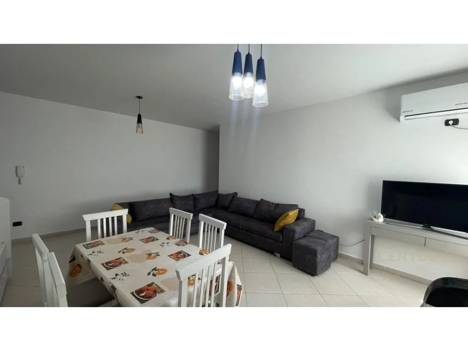 Tirane, jepet me qera apartament 2+1+Ballkon Kati 3, 104 m² 450 € (Hyrja e Freskut, Tiranë)