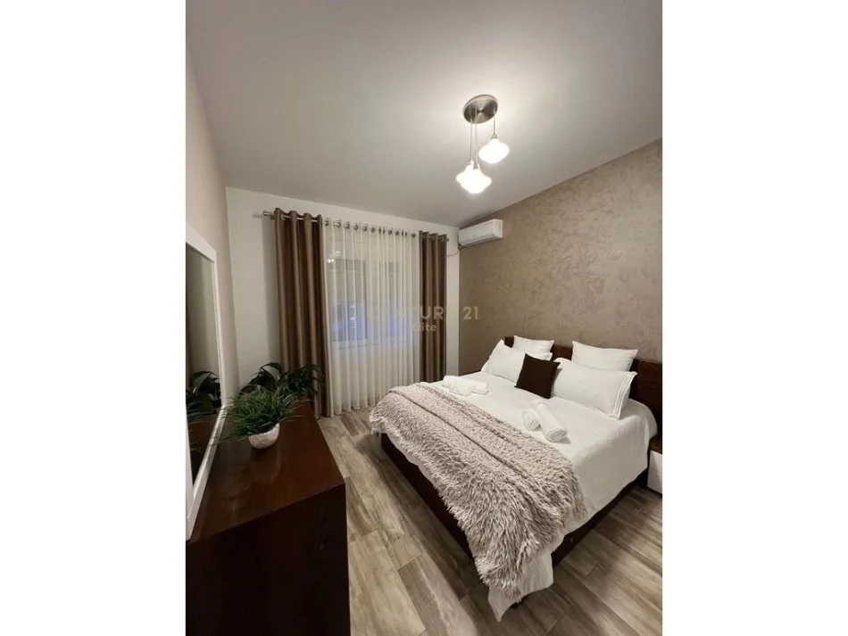 Tirane, jepet me qera apartament 2+1 Kati 4, 72 m² 650 € (Stadiumi Dinamo, pranë shkollës Emin Duraku, Tiranë)