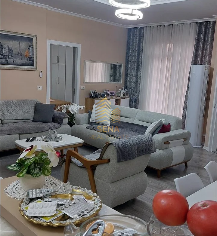 Tirane, shitet apartament 2+1+Ballkon Kati 1, 82 m² 150.000 € (Fresku)