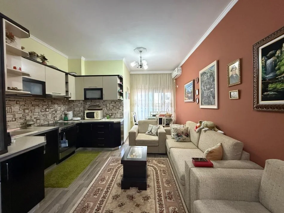 Tirane, shitet apartament 1+1 Kati 3, 64 m² 103.000 €