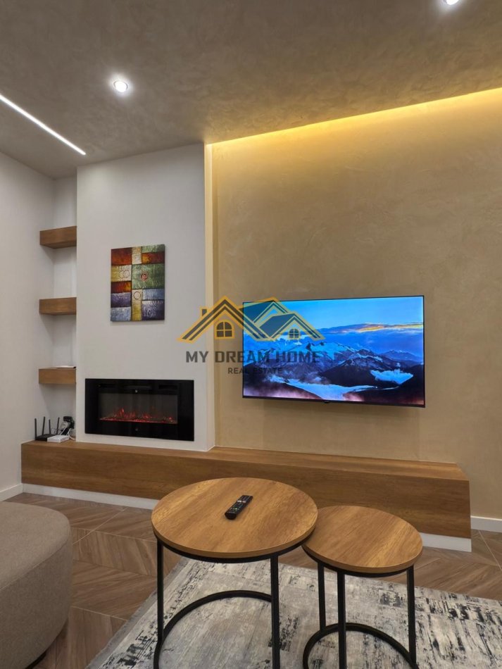 Durres, jepet me qera apartament 2+1 Kati 5, 131 m² 1.200 € (vollga)