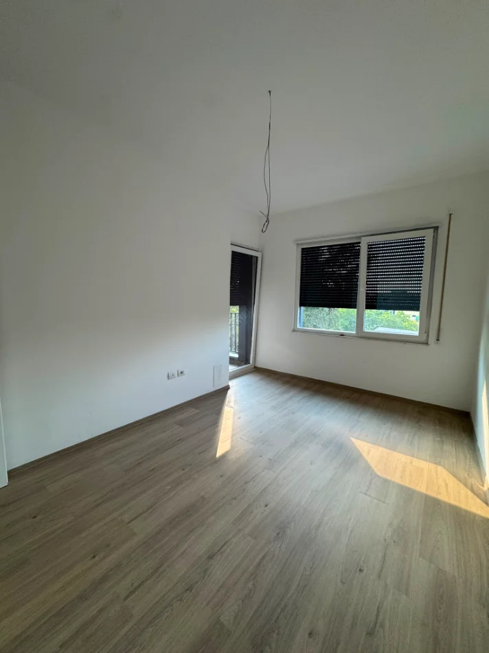 Tirane, jepet me qera zyre Kati 3, 60 m² 500 € (Henke Residence)