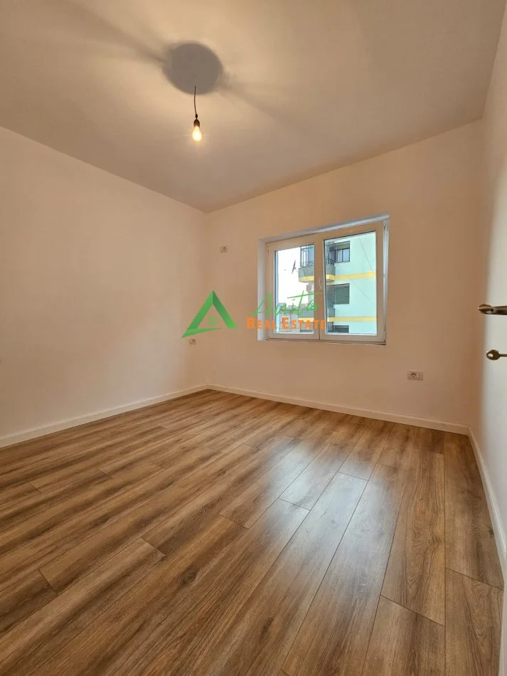 Tirane, shitet apartament 1+1 Kati 5, 44 m² 102.000 € (21 Dhjetori)