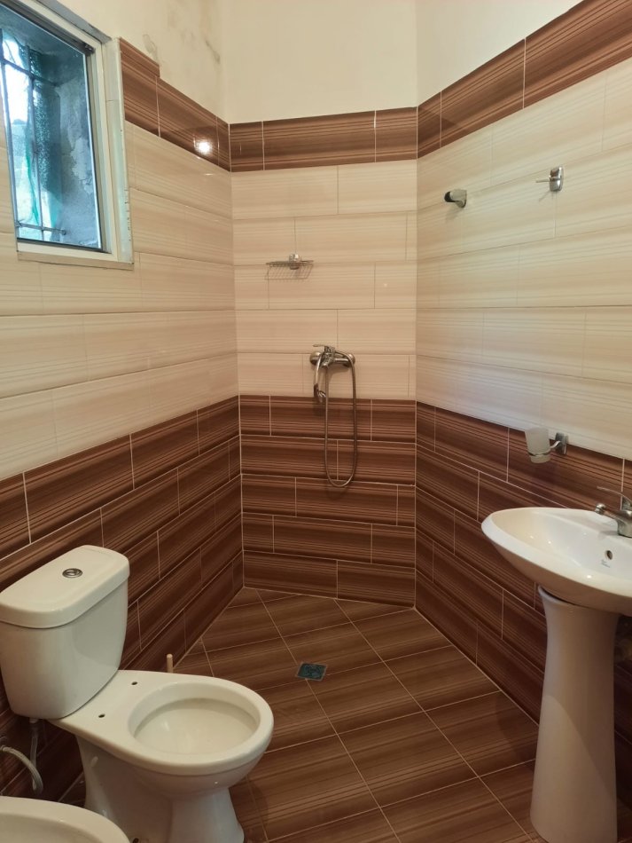 Vlore, shitet Vile 2+1+Ballkon Kati 0, 225 m² 250.000 € (Rruga Marie Kondi Vlore)