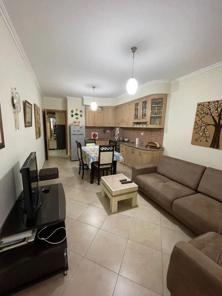Tirane, shitet apartament 3+1 Kati 2, 90 m² 92.000 € (Alidemi)