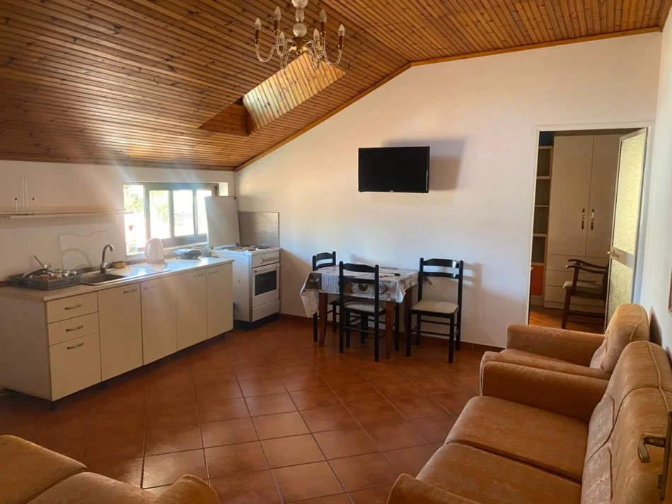 Tirane, jepet me qera apartament 2+1+Ballkon Kati 2, 90 m² 550 €