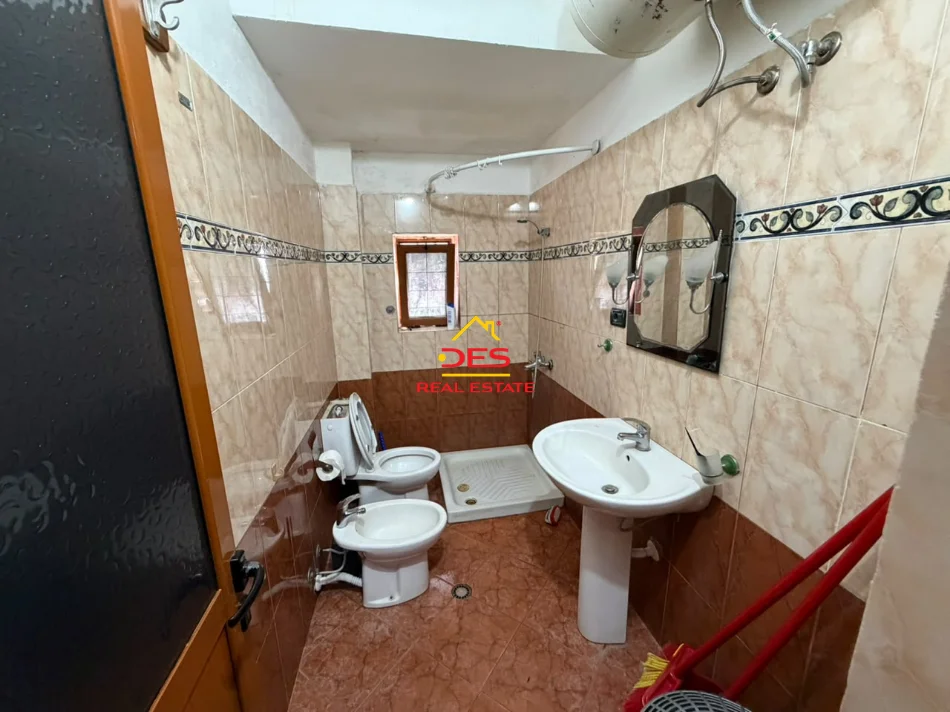 Vlore, shitet apartament 2+1+Ballkon Kati 1, 62 m² 72.000 € (Vlorë)