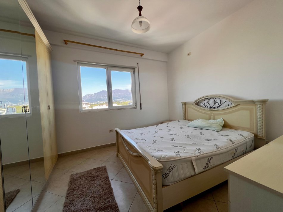 Tirane, jepet me qera apartament 2+1+Ballkon Kati 6, 105 m² 1.000 € (Kopshti Botanik)