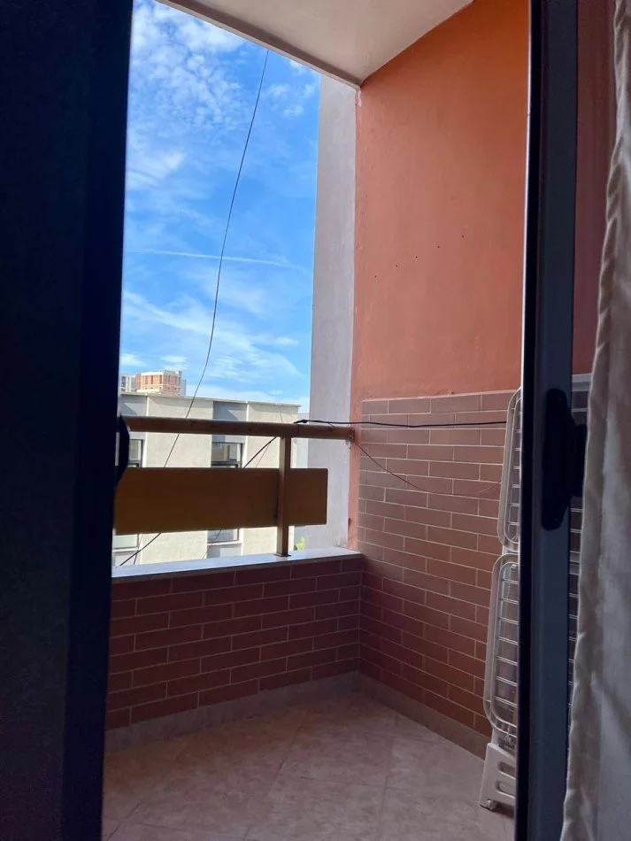 Tirane, jepet me qera apartament 1+1+Ballkon Kati 3, 57 m² 450 € (Bulevardi Bajram Curri)