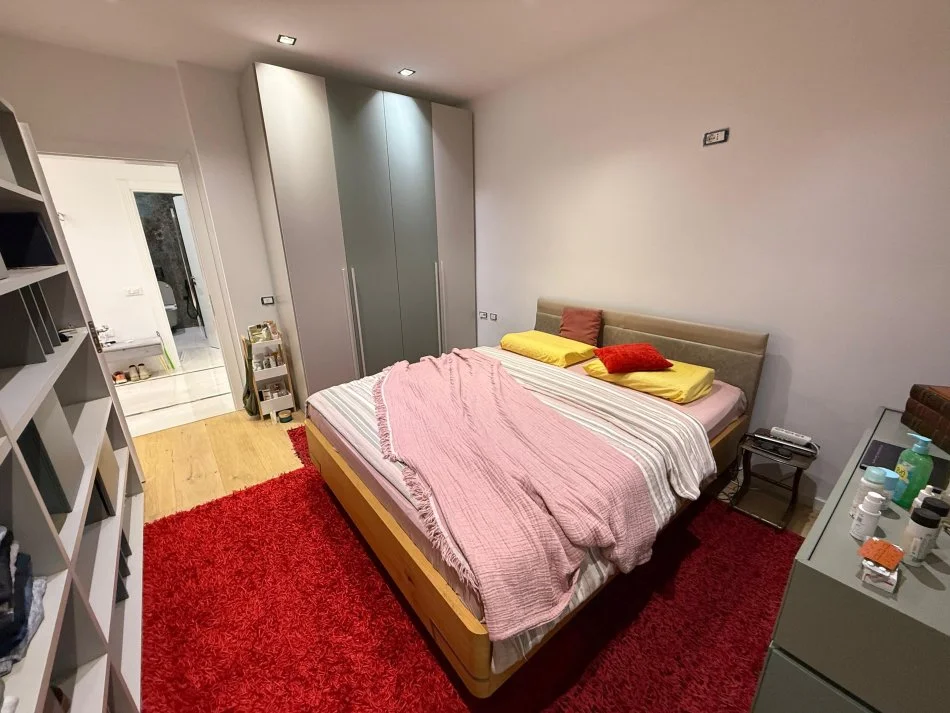 Tirane, jepet me qera apartament 2+1 Kati 3, 103 m² 1.000 € (Tek posta afer dollarit)