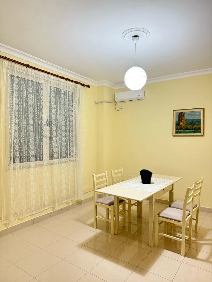 Tirane, jepet me qera apartament 2+1+Ballkon Kati 1, 100 m² 600 € (rruga Don Bosko)