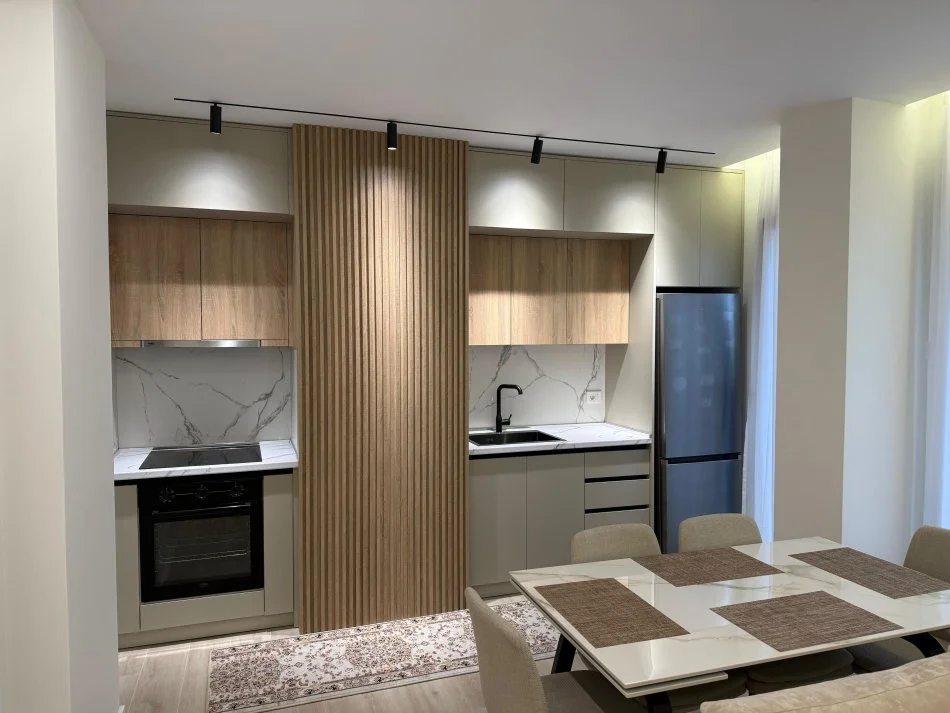 Tirane, jepet me qera apartament 1+1+Ballkon Kati 5, 700 € (Don Bosko)