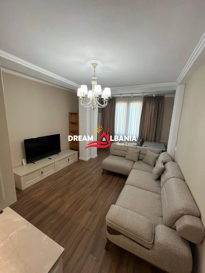 Tirane, jepet me qera apartament 1+1+Ballkon Kati 5, 70 m² 600 € (Prane Shkolles se Baletit)