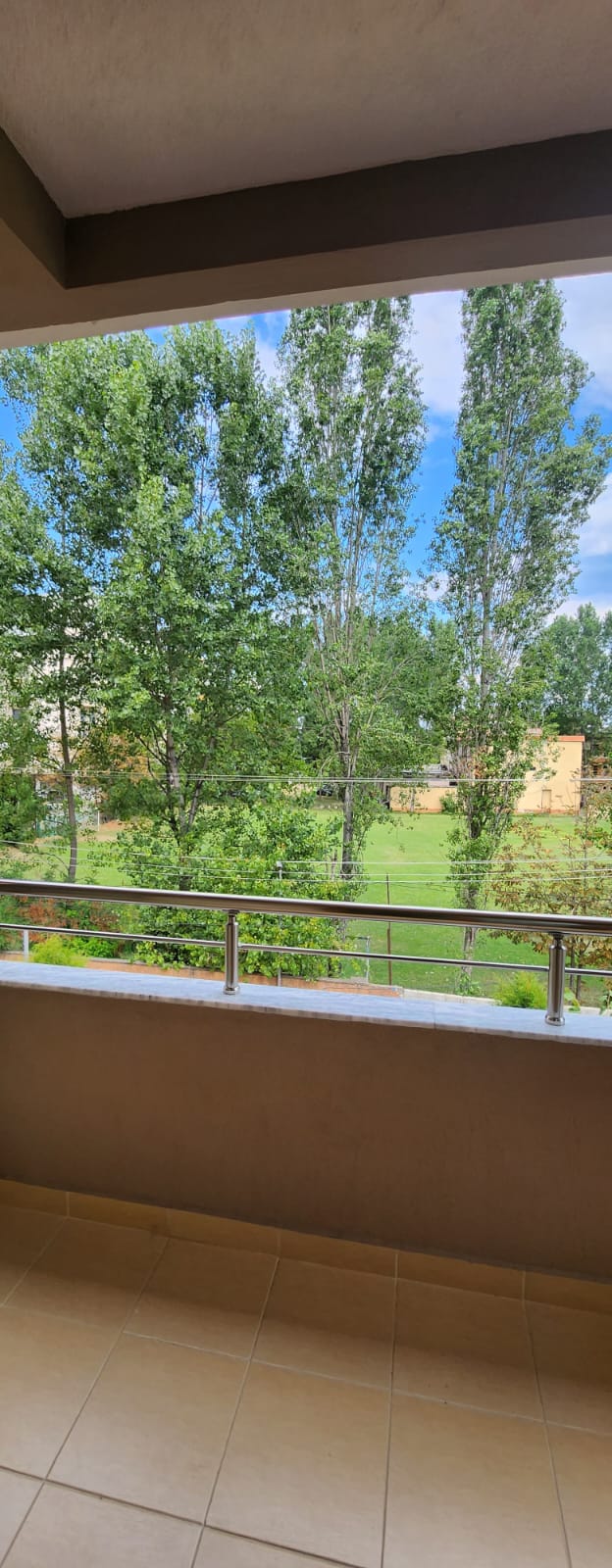 Pogradec, shitet Vile 3 Katshe, 250 m² 500.000 Euro (prane shetitores)