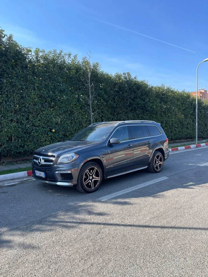 Tirane, shes makine Mercedez Gl Nafte, gri e erret Klima 240.000 km 14.000 €