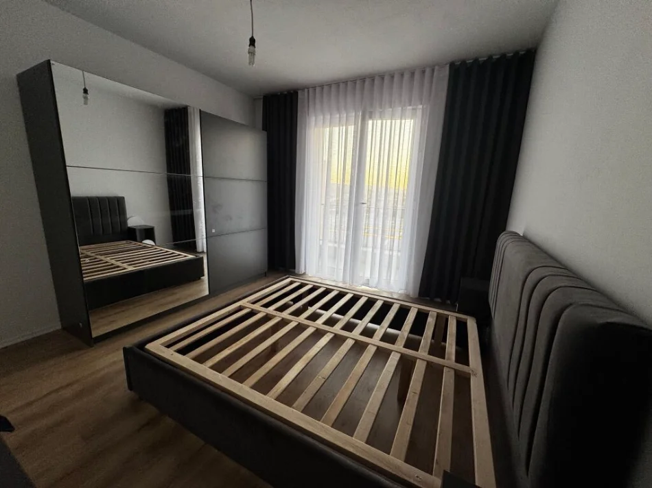 Tirane, jepet me qera apartament 2+1 Kati 7, 90 m² 450 € (Univers City)