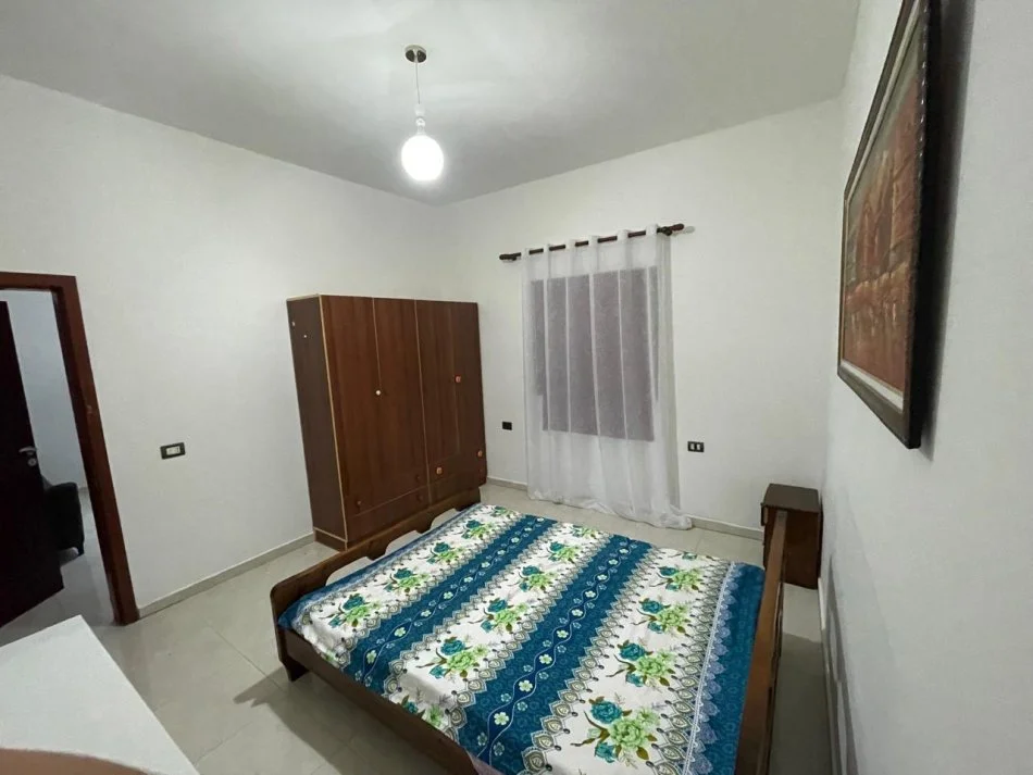 Tirane, jepet me qera apartament 1+1 Kati 0, 40 m² 340 € (Rruga Havzi Nela,)