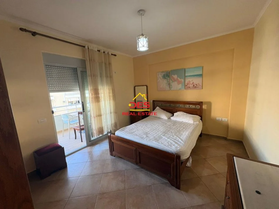 Vlore, jepet me qera apartament 1+1+Ballkon Kati 6, 70 m² 350 € (Rruga Rushit Gurishova)
