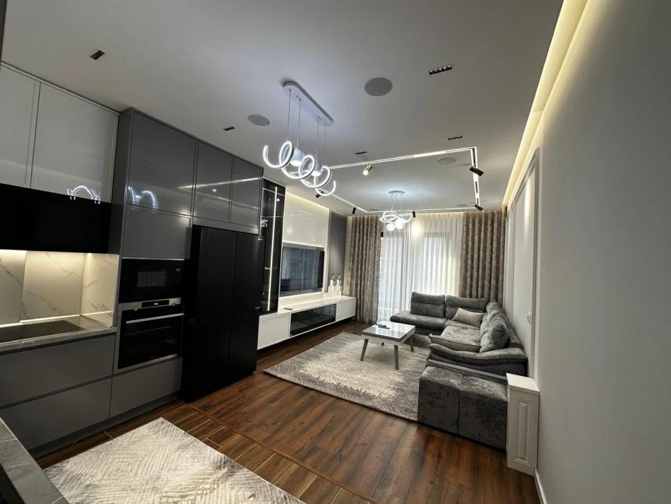 Tirane, jepet me qera apartament 2+1+Aneks+Ballkon Kati 4, 117 m² 1.000 € (117)