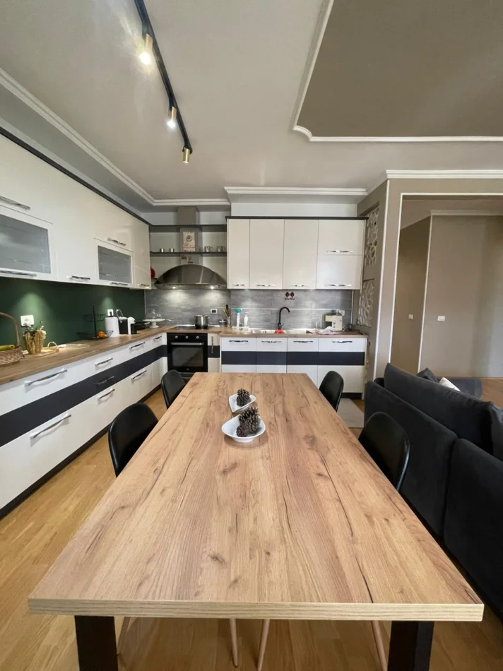 Shqiperi, shitet apartament 3+1 Kati 2, 109 m² 200.000 €