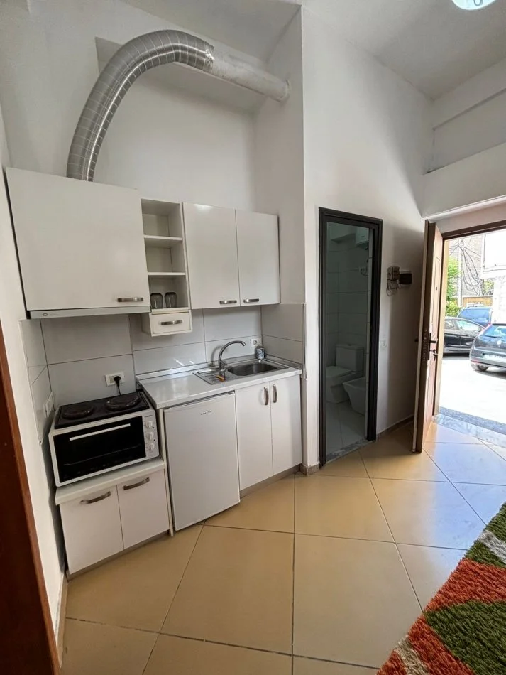 Tirane, jap me qera shtepi 1+1 Kati 0, 45 m² 310 € (Rruga ‘Hekuran Mara’)