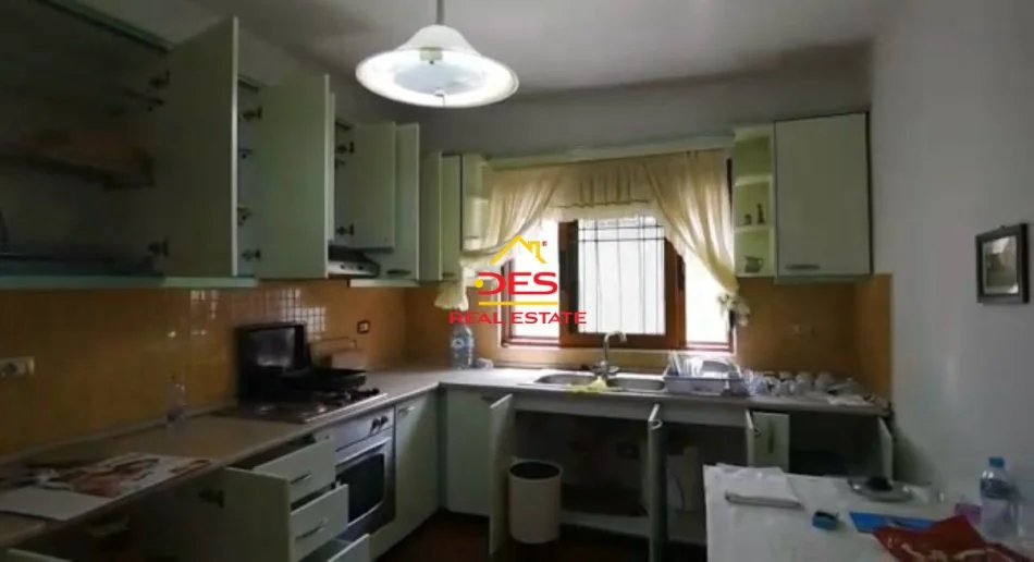 Vlore, shitet shtepi Kati 1, 134 m² 250.000 € (Rruga Dhimitër Konomi)