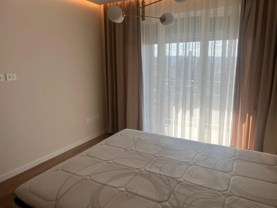 Tirane, jepet me qera 2+1+Ballkon Kati 7, 108 m² 600 € (Rruga Nikolla Zoraqi)