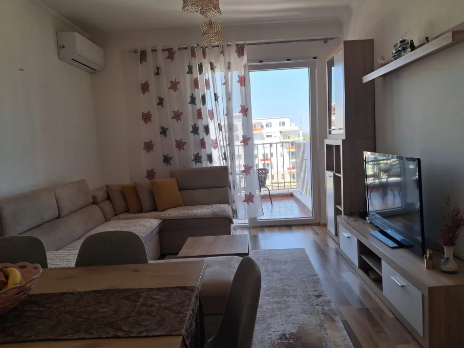 jepet me qera 1+1+Ballkon Kati 4, 70 m² 38.000 leke