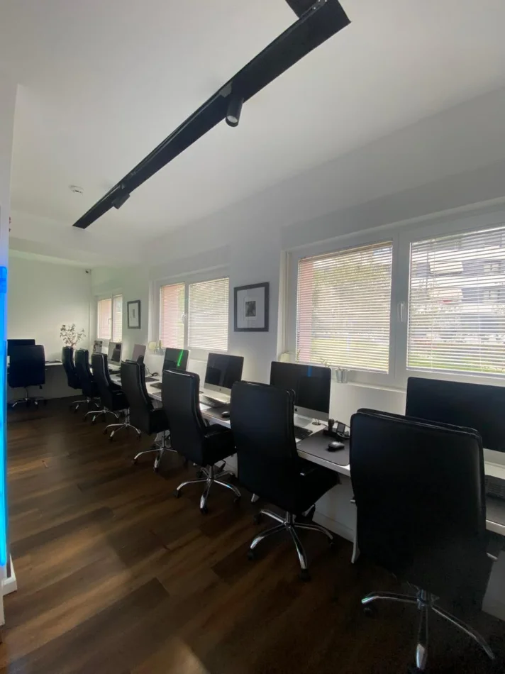 Tirane, shes ambjent biznesi Kati 0, 200 m² 470.000 € (Ali Demi)