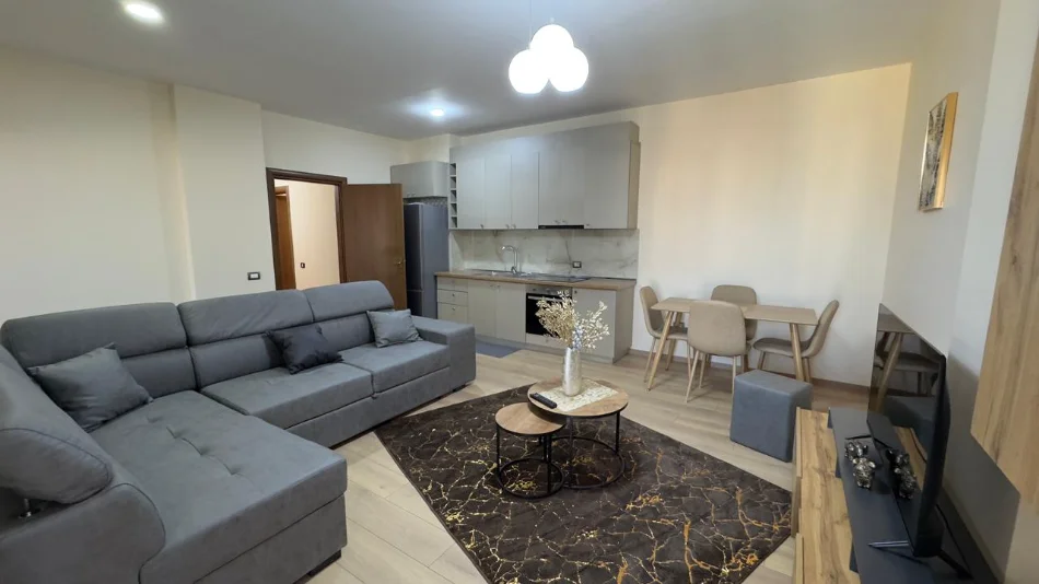 Tirane, jepet me qera apartament 1+1 Kati 5, 65 m² 600 € (Globe)