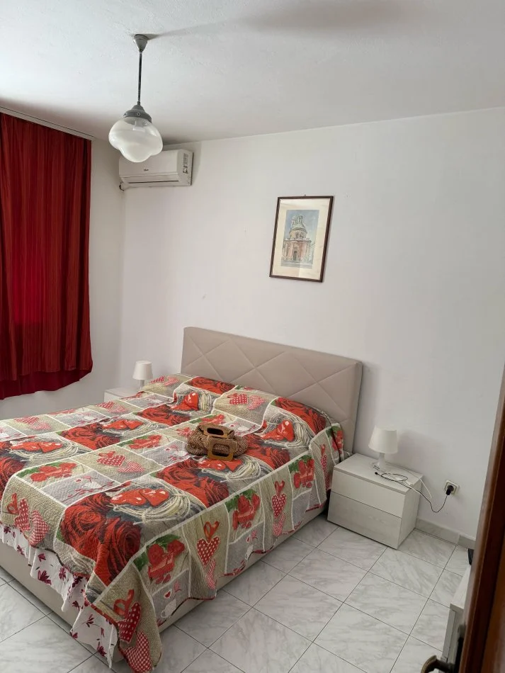 Tirane, jepet me qera apartament 1+1+Ballkon Kati 1, 500 € (Vasil Shanto)