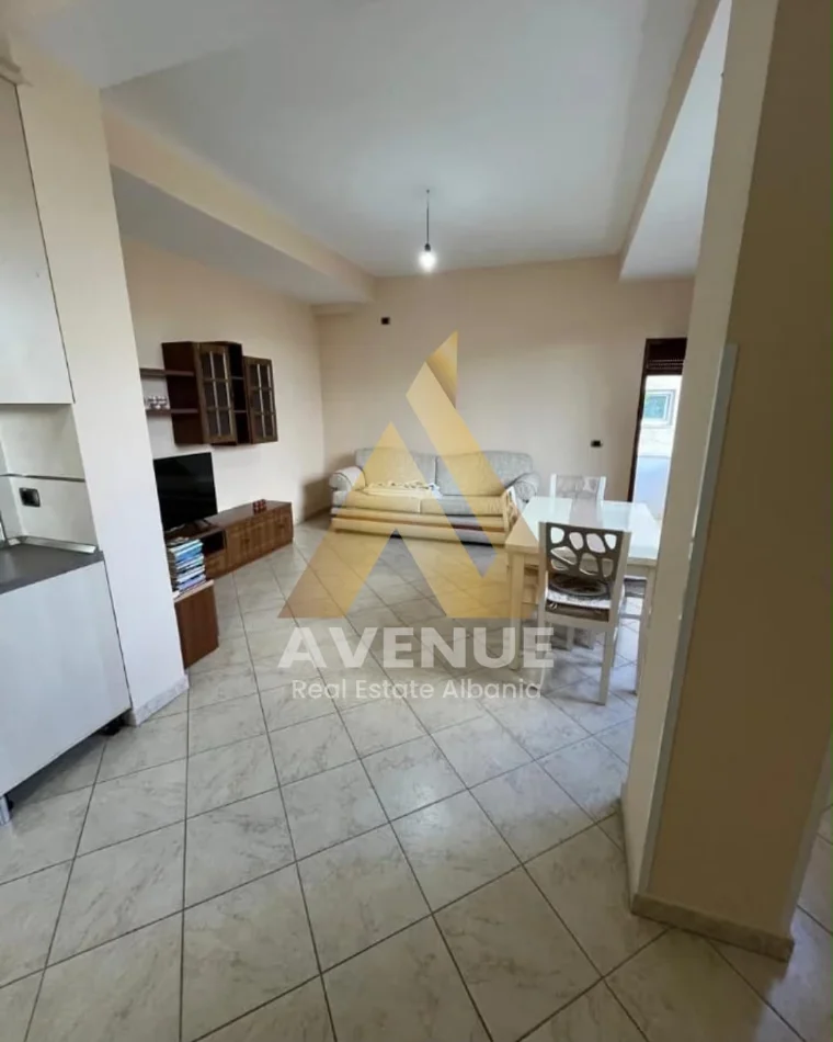 Tirane, jepet me qera Vile 2+1+Ballkon Kati 2, 100 m² 450 € (Rruga Sterio Spase)