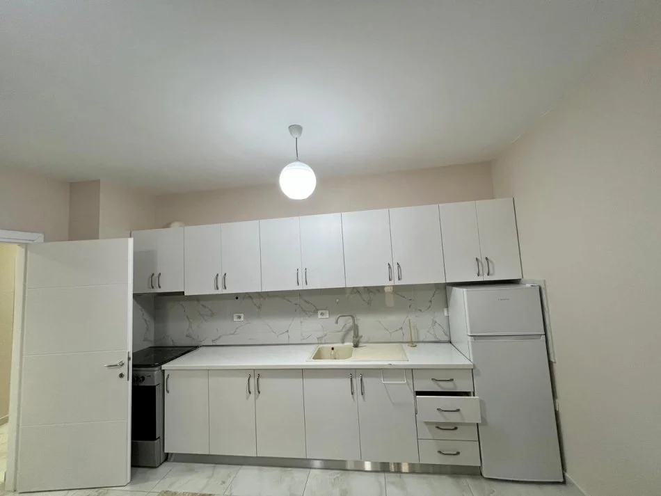 Pogradec, shitet apartament 2+1+Ballkon Kati 8, 109 m² 135.000 € (Pogradec)