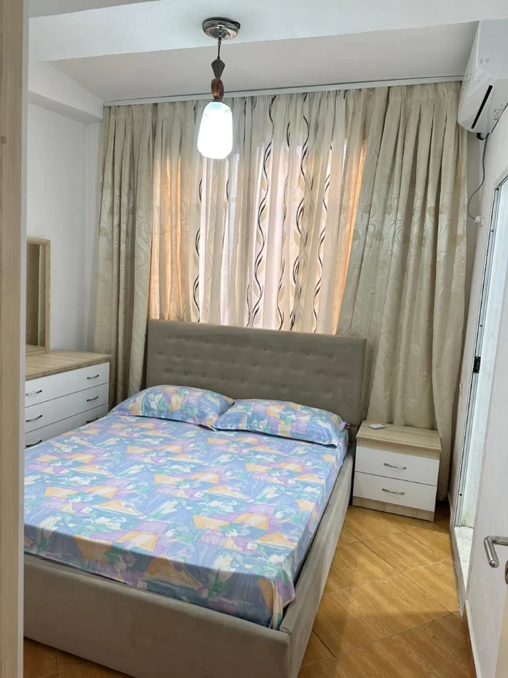 Tirane, jepet me qera apartament 1+1 Kati 1, 360 € (Loni ligori)