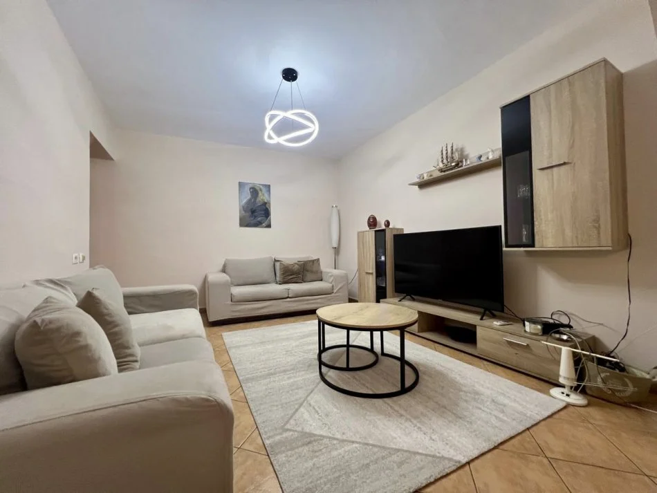 Tirane, jepet me qera apartament 2+1+Aneks Kati 3, 75 m² 650 € (Myslym Shyri)