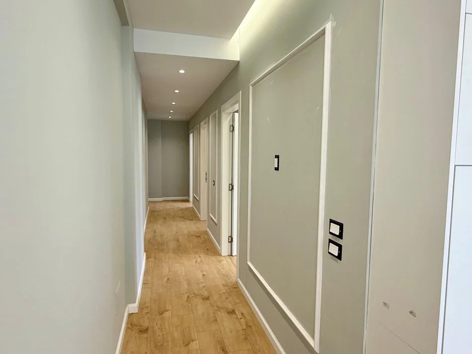 Tirane, jepet me qera apartament 2+1+Aneks+Ballkon Kati 3, 89 m² 550 € (Bulevardi Zhan Dark)