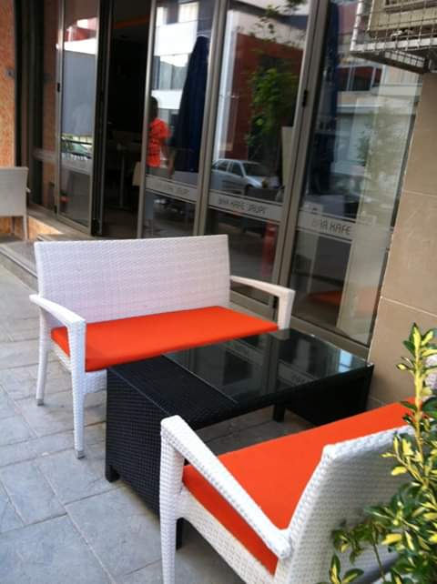 Tirane, shes Bar kafe, 76 m² 1,650 Euro/M2 (3 deshmoret)
