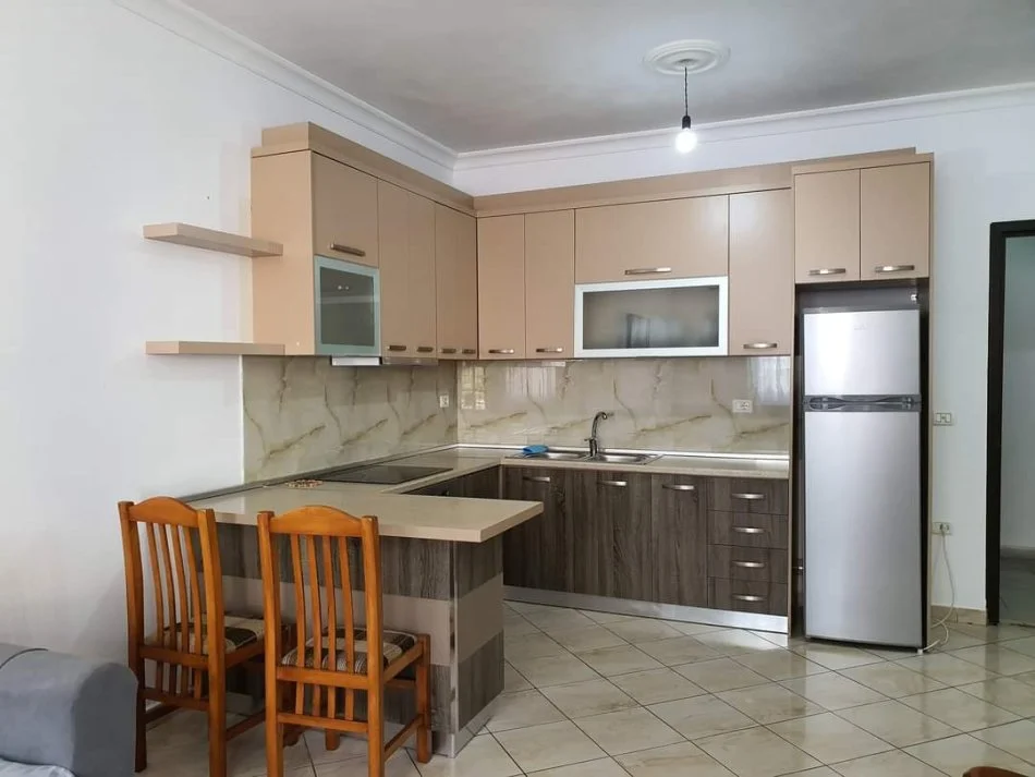 Vlore, jepet me qera apartament 1+1 Kati 1, 78 m² 50 € (Cameria Vlore)