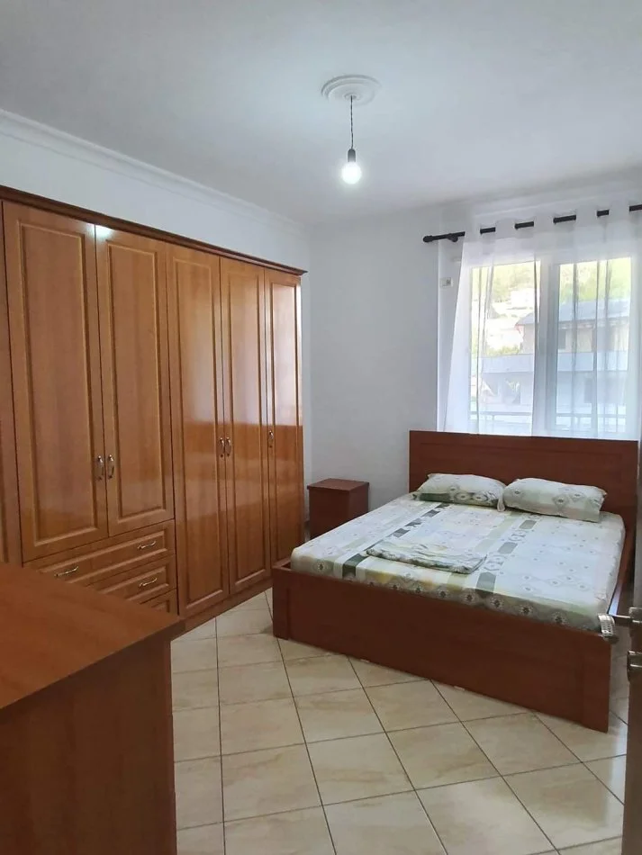 Vlore, jepet me qera apartament 1+1 Kati 1, 78 m² 50 € (Cameria Vlore)