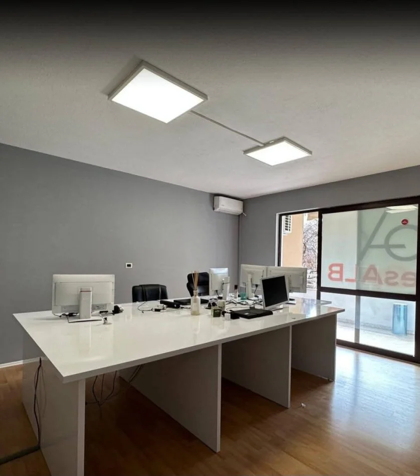 Tirane, jepet me qera apartament 2+1 Kati 4, 1.000 € (Rruga Ismail Qemali)