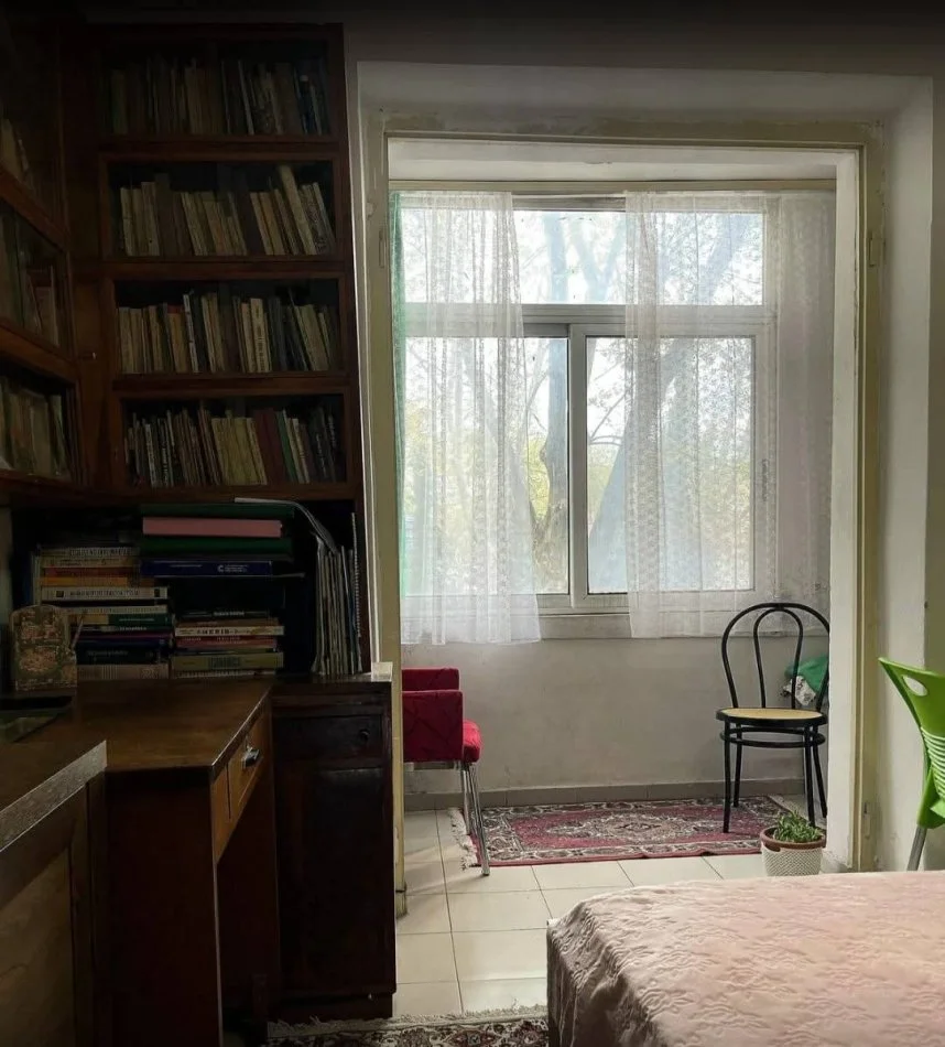 Tirane, jepet me qera apartament 1+1 Kati 2, 60 m² 600 € (Rruga Muhamed Gjollesha)